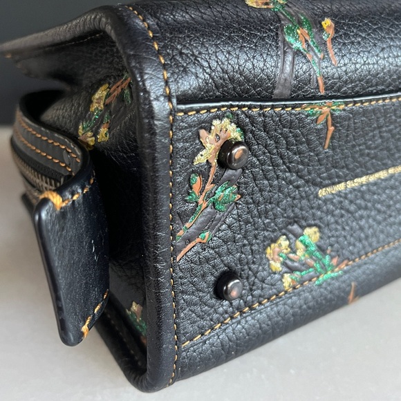 Coach rogue 17 with pyramid evil eye studs - Picture 11 of 16